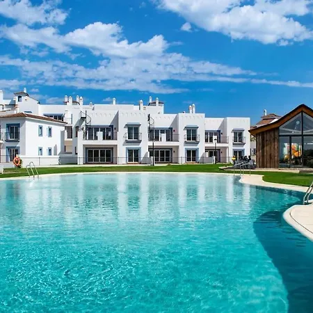 Paradise- Getaway - Golf - - 6 Pools -sea Views 3702 شقة إِستيبونا