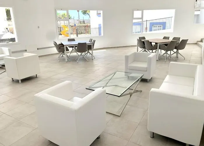 Paradise- Getaway - Golf - - 6 Pools -sea Views 3702 Apartamento Estepona